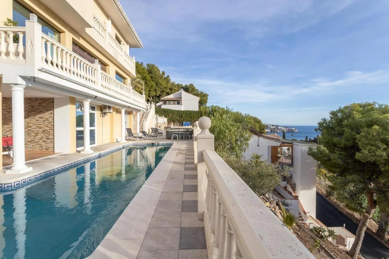 Villa In La Herradura ネルハ
