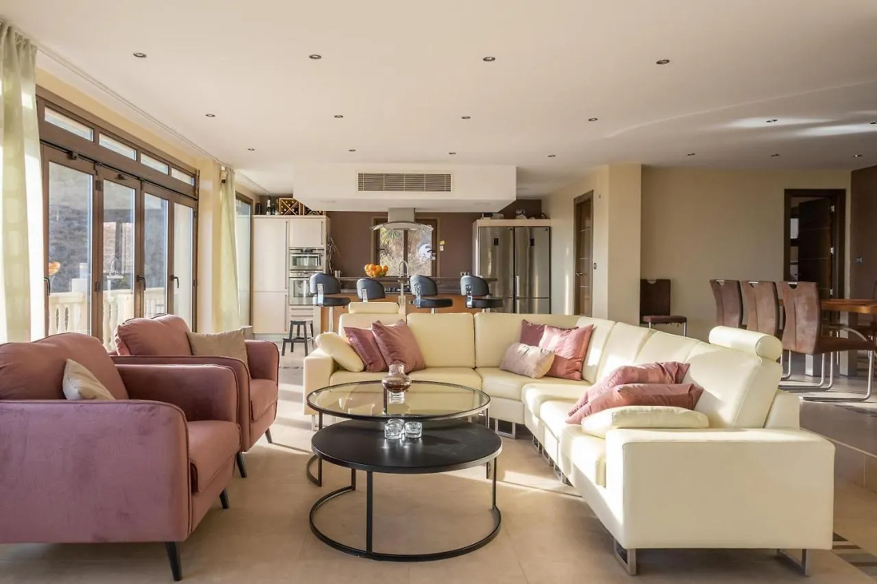 Villa In La Herradura Nerja